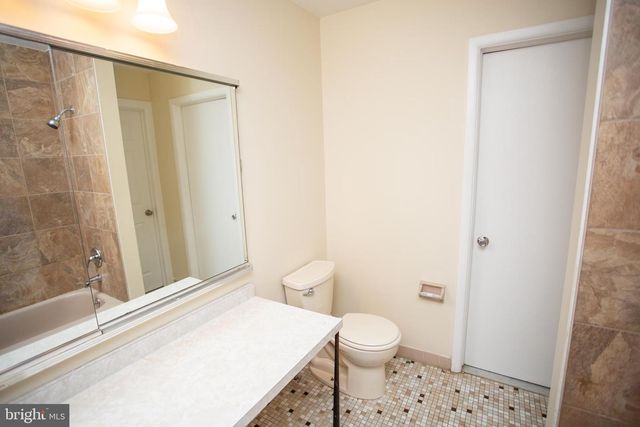 11 DOVER DR, Lindenwold, NJ 08021