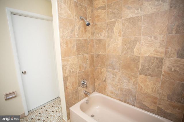 11 DOVER DR, Lindenwold, NJ 08021