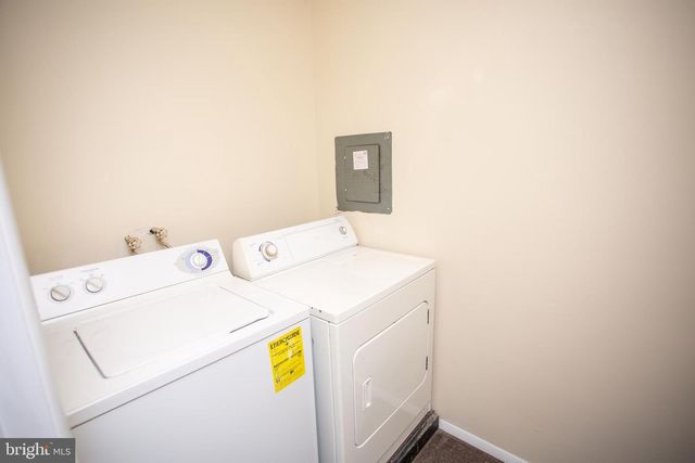 11 DOVER DR, Lindenwold, NJ 08021