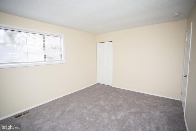 11 DOVER DR, Lindenwold, NJ 08021