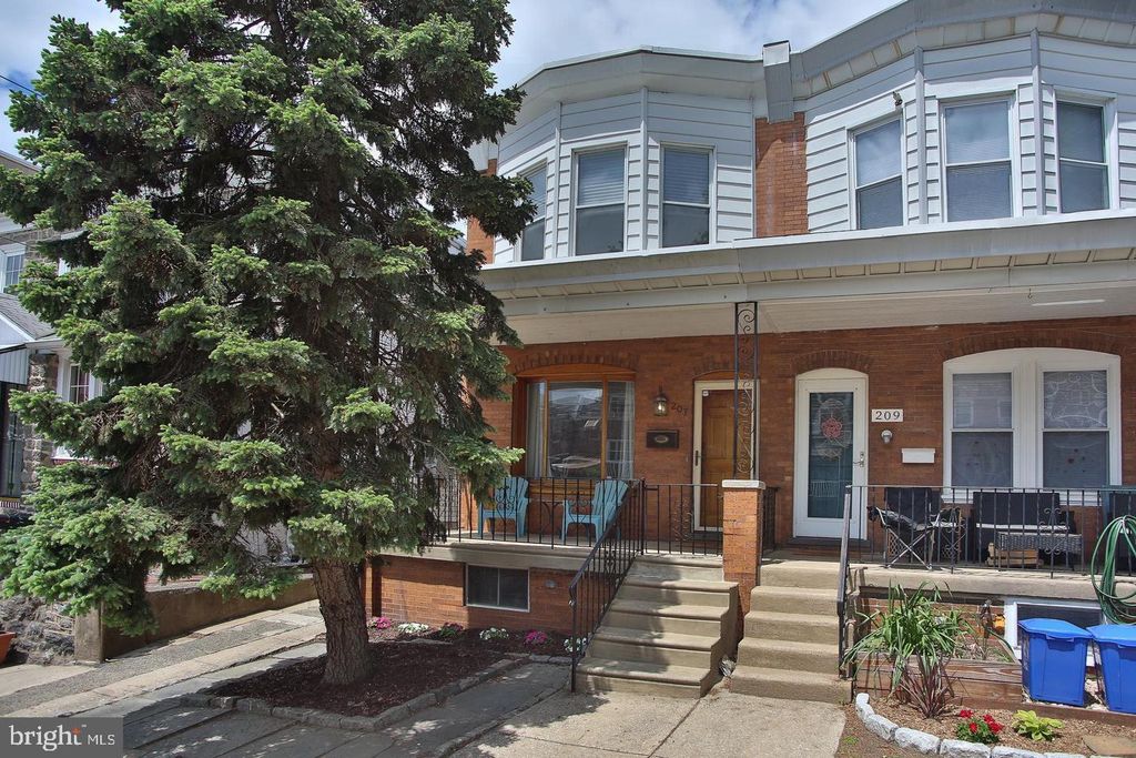 207 LAURISTON ST, Philadelphia, PA 19128