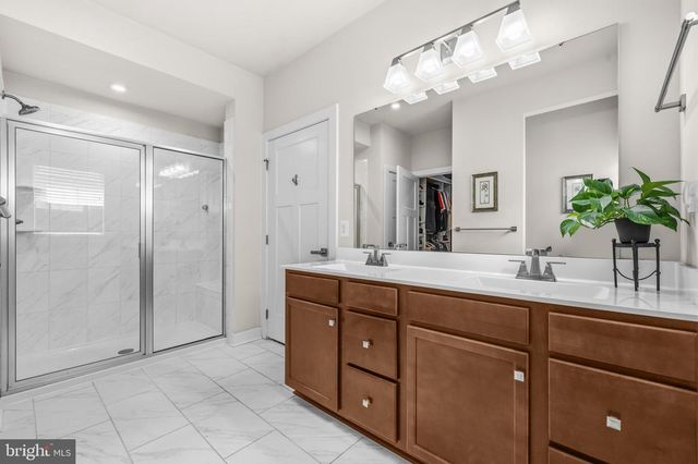 106 FRINGETREE CT, Lake Frederick, VA 22630