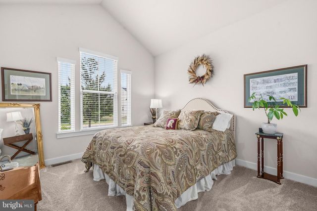106 FRINGETREE CT, Lake Frederick, VA 22630