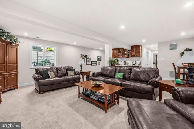 106 FRINGETREE CT, Lake Frederick, VA 22630