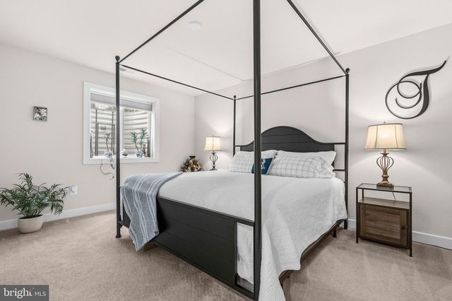 106 FRINGETREE CT, Lake Frederick, VA 22630