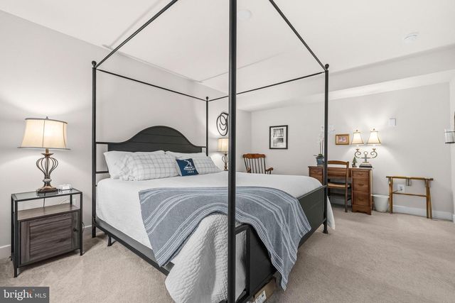 106 FRINGETREE CT, Lake Frederick, VA 22630