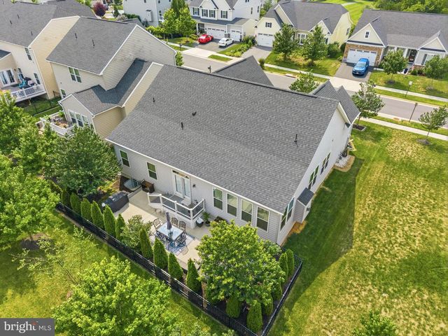 106 FRINGETREE CT, Lake Frederick, VA 22630