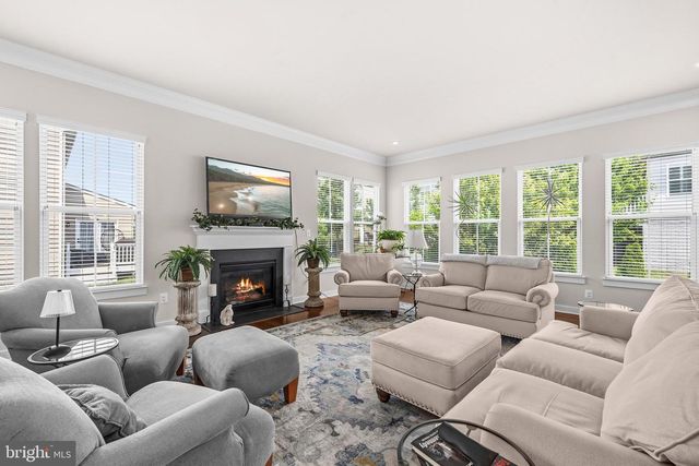 106 FRINGETREE CT, Lake Frederick, VA 22630