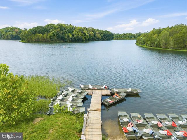 106 FRINGETREE CT, Lake Frederick, VA 22630