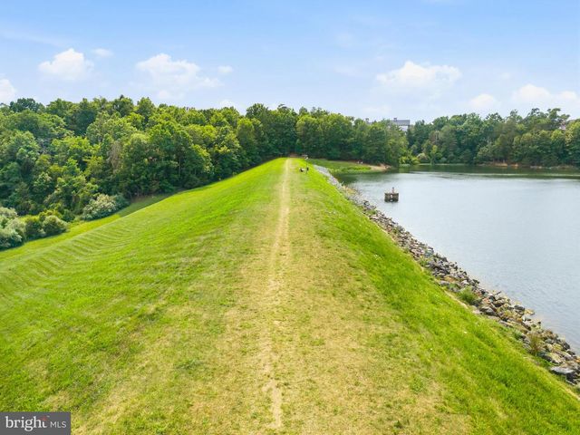 106 FRINGETREE CT, Lake Frederick, VA 22630