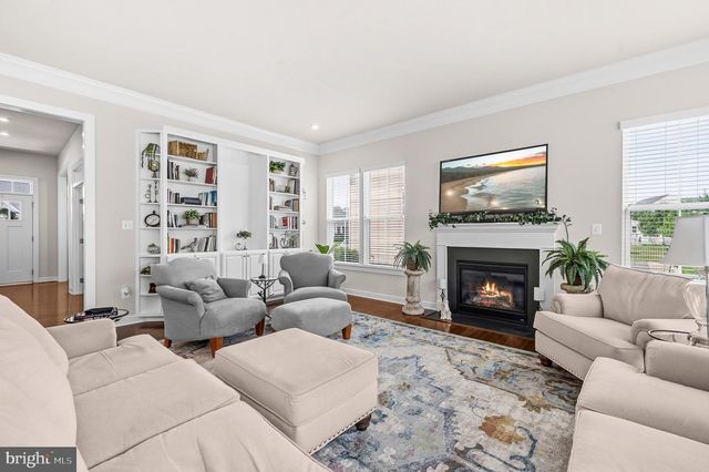 106 FRINGETREE CT, Lake Frederick, VA 22630