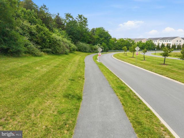 106 FRINGETREE CT, Lake Frederick, VA 22630