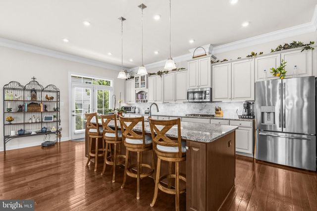106 FRINGETREE CT, Lake Frederick, VA 22630