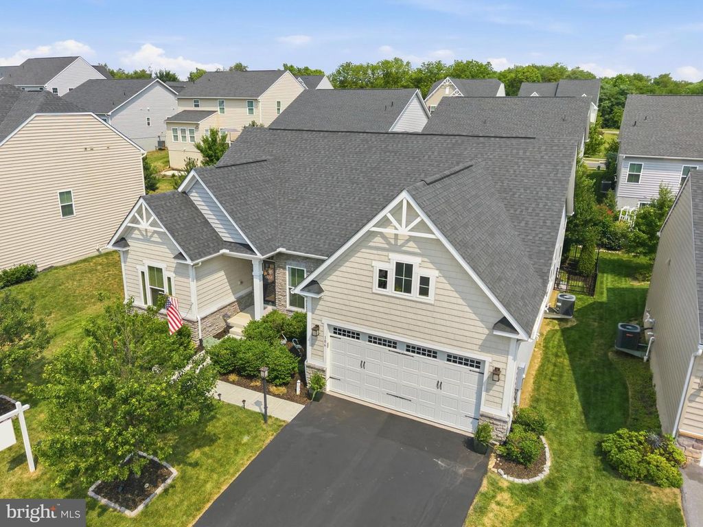 106 FRINGETREE CT, Lake Frederick, VA 22630