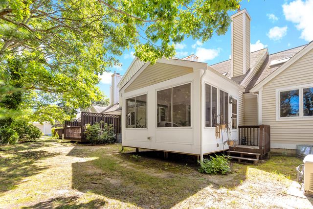 7 Upland Circle, Mashpee, MA 02649