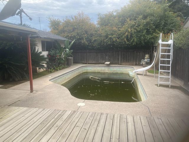 2654 E Warner Avenue, Fresno, CA 93710