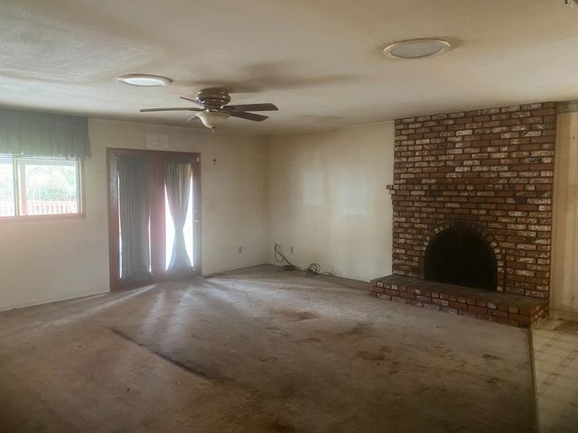 2654 E Warner Avenue, Fresno, CA 93710