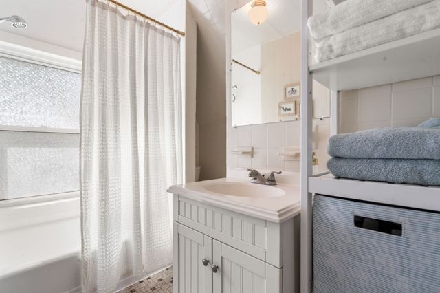 91 Heath St, Somerville, MA 02145