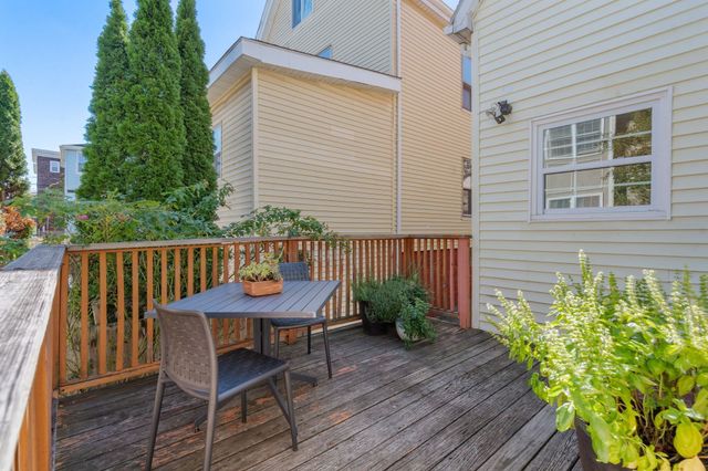 91 Heath St, Somerville, MA 02145