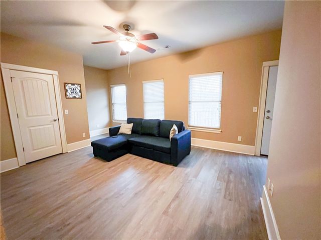 3710 W Cherokee Road, Rogers, AR 72758