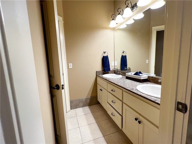 3710 W Cherokee Road, Rogers, AR 72758