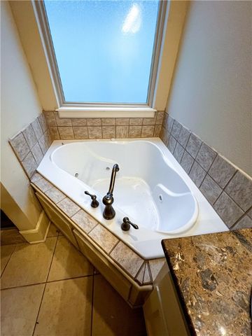 3710 W Cherokee Road, Rogers, AR 72758