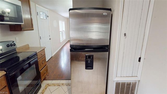 9909 Friendship RD, North, VA 23128