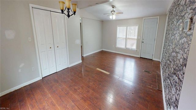 9909 Friendship RD, North, VA 23128