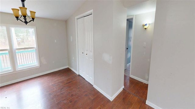 9909 Friendship RD, North, VA 23128