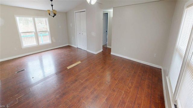 9909 Friendship RD, North, VA 23128