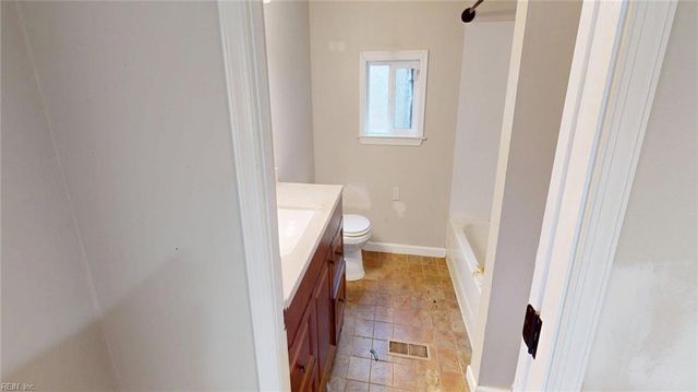 9909 Friendship RD, North, VA 23128