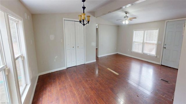 9909 Friendship RD, North, VA 23128
