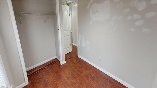 9909 Friendship RD, North, VA 23128