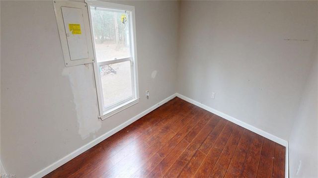 9909 Friendship RD, North, VA 23128