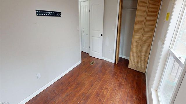 9909 Friendship RD, North, VA 23128