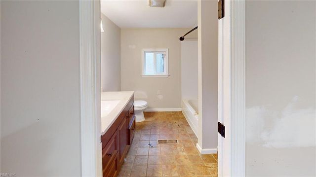 9909 Friendship RD, North, VA 23128