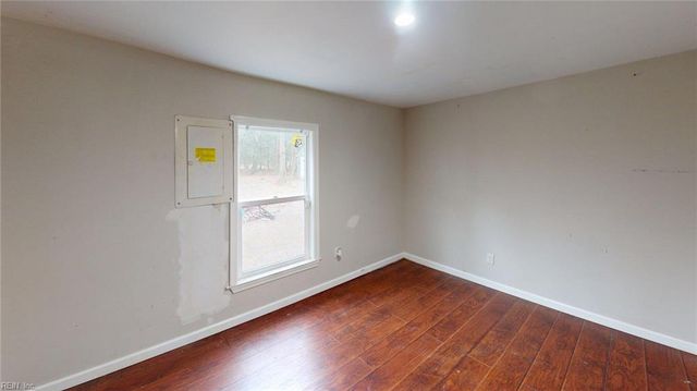 9909 Friendship RD, North, VA 23128