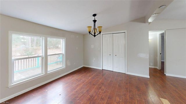 9909 Friendship RD, North, VA 23128