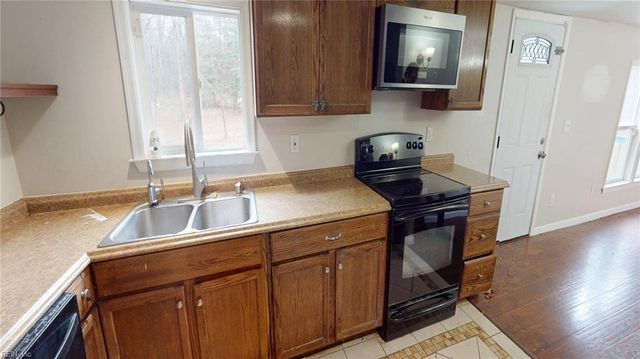 9909 Friendship RD, North, VA 23128