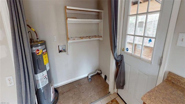 9909 Friendship RD, North, VA 23128