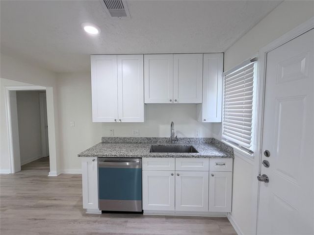 1112 3rd Street, La Marque, TX 77568