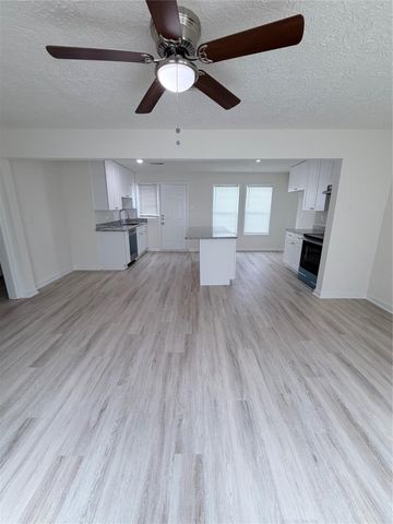 1112 3rd Street, La Marque, TX 77568