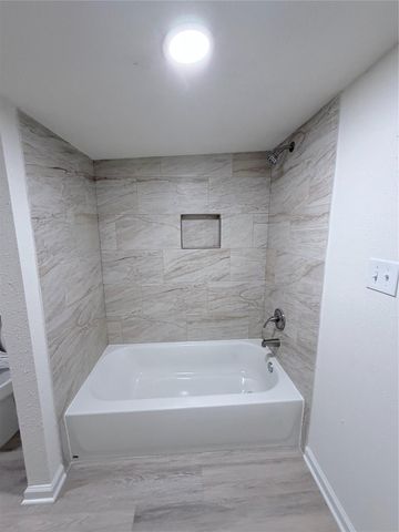 1112 3rd Street, La Marque, TX 77568