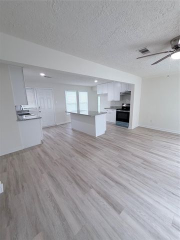 1112 3rd Street, La Marque, TX 77568