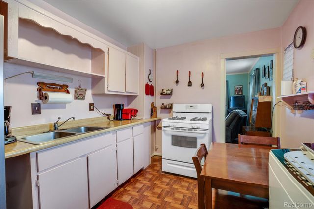 37521 Van Petten Street, Romulus, MI 48174