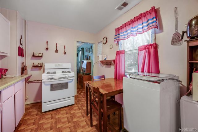 37521 Van Petten Street, Romulus, MI 48174