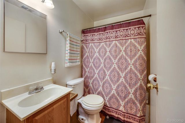 37521 Van Petten Street, Romulus, MI 48174