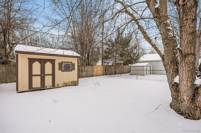 37521 Van Petten Street, Romulus, MI 48174