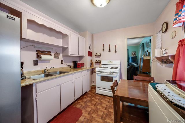 37521 Van Petten Street, Romulus, MI 48174