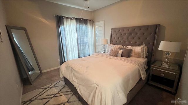 305 S Castillos Y Diamantes Street, Mission, TX 78572